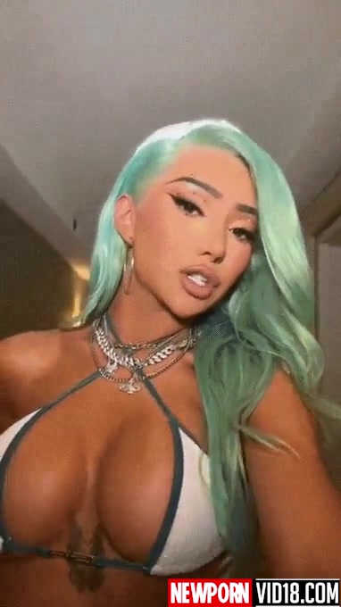 Nikita Dragun nude showing off her big tits onlyfan trending